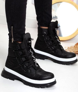 Lace-Up Snow Boots Black